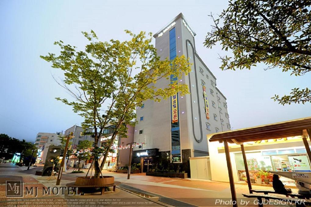 Yeosu Mj Motel Bagian luar foto
