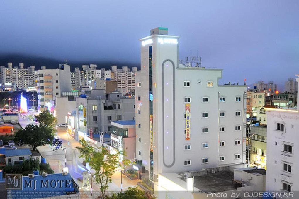 Yeosu Mj Motel Bagian luar foto