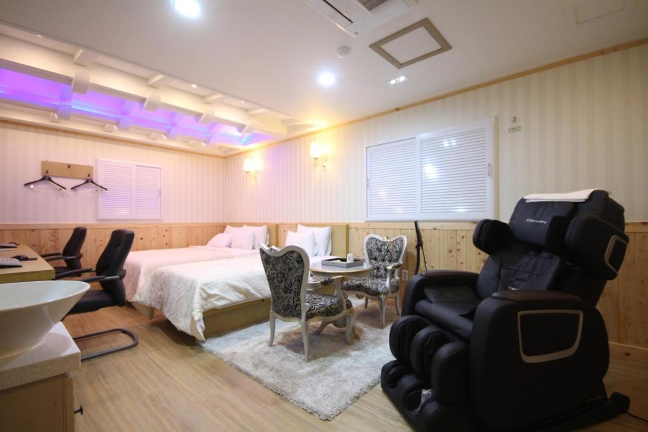 Yeosu Mj Motel Bagian luar foto