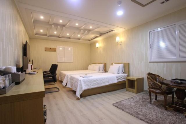 Yeosu Mj Motel Bagian luar foto