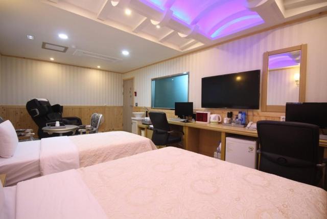 Yeosu Mj Motel Bagian luar foto